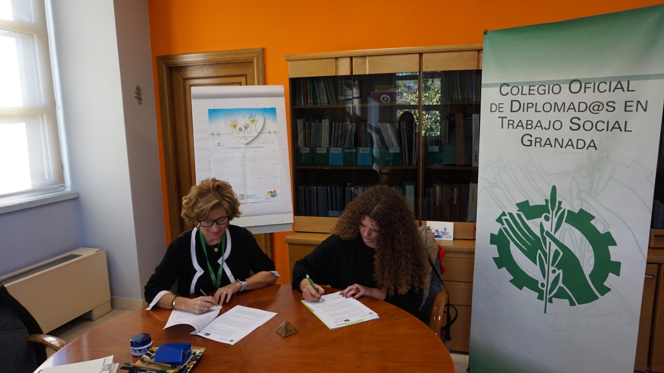 El Colegio de Granada firma un convenio con la Escuela Andaluza de Salud Pública
