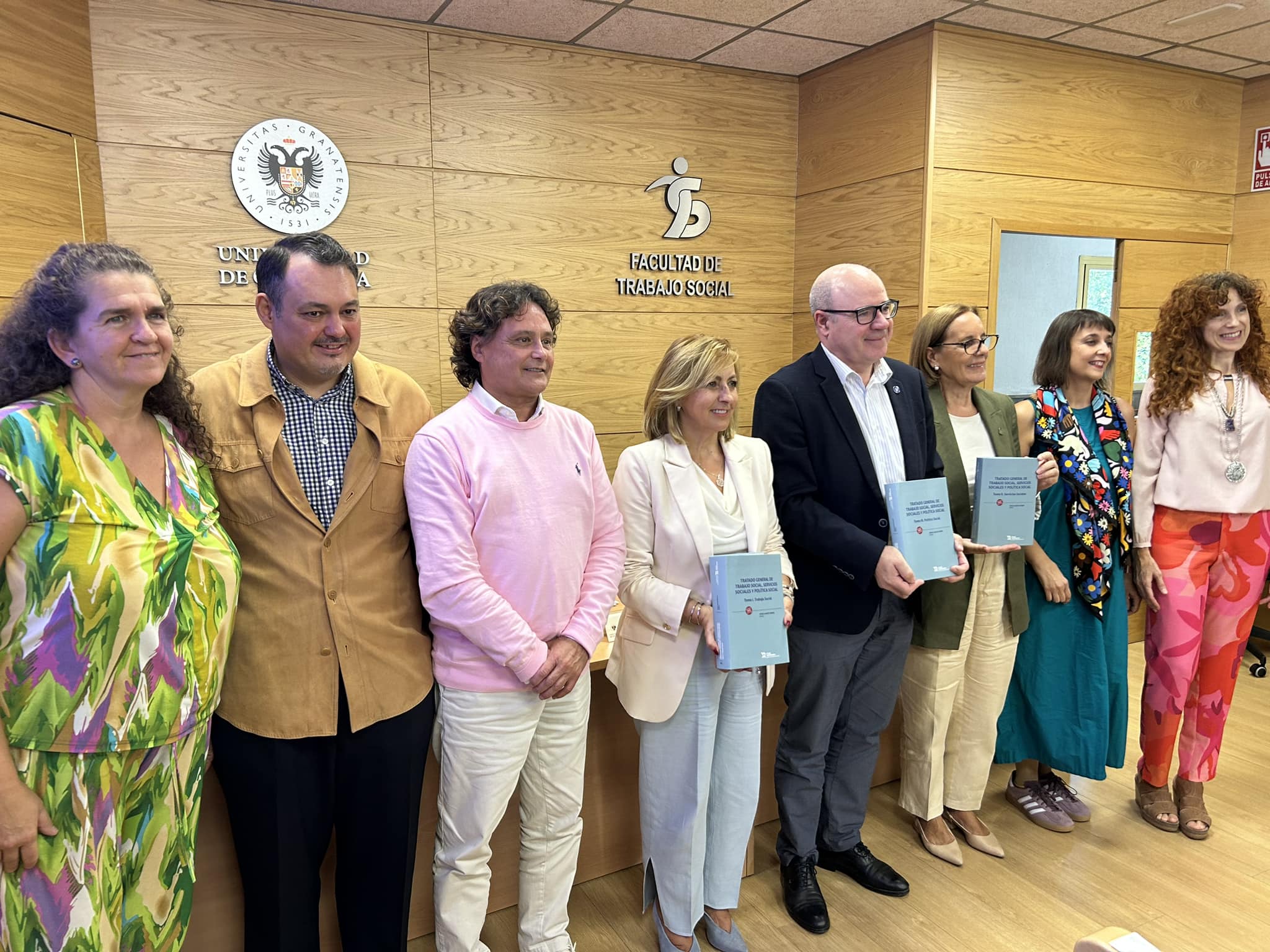 El Colegio participa en la presentación del libro «Tratado General de Trabajo Social, SS.SS y Política Social»