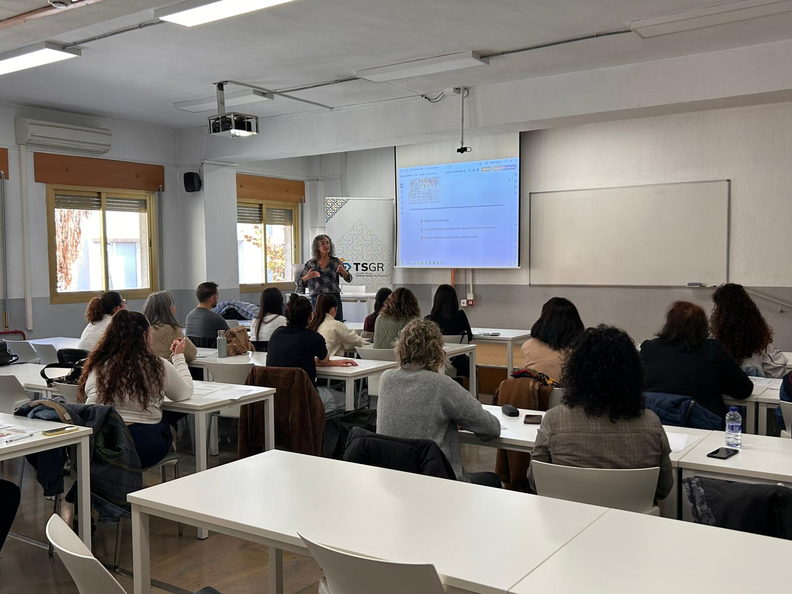 El Colegio celebra un taller práctico de ética en la intervención social